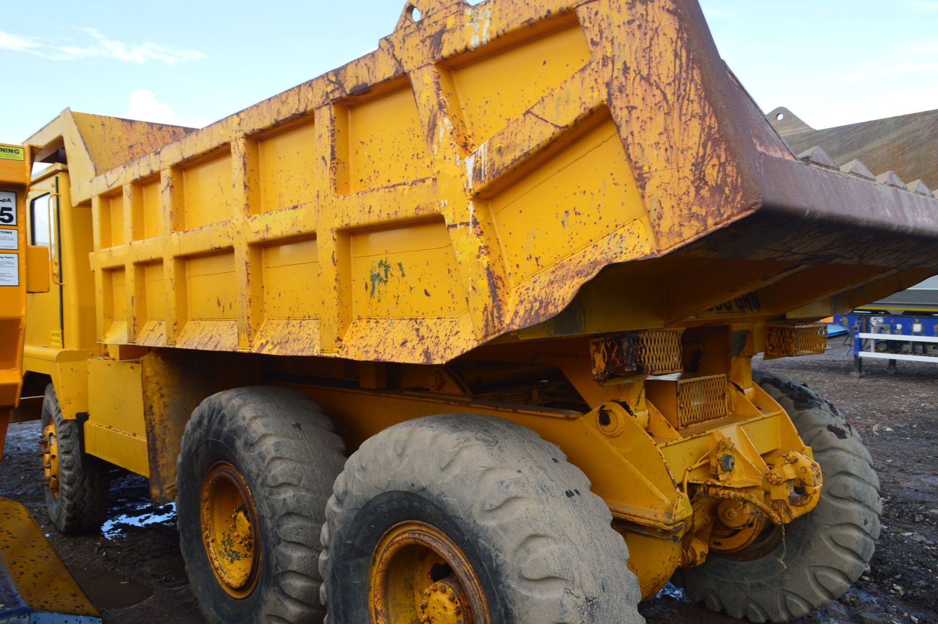 NEI Haulamatic 615 6x3 DUMP TRUCK, registration no. Q538 GRN, serial no. 1R2943, indicated hours - Image 3 of 7