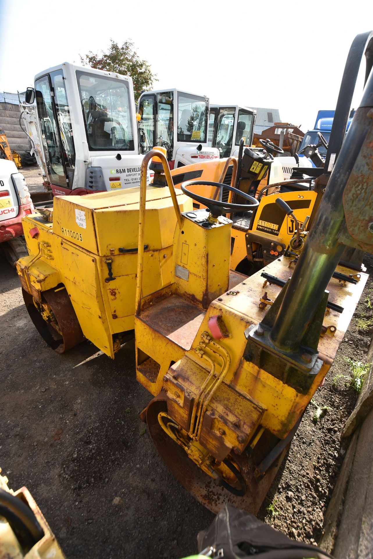 Bomag BW120AD VIBRATORY ROLLER, serial no. 101170022324, 2470kg operating weight, indicated hours - Image 4 of 6