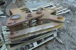 FIXED ARM CONCRETE PULVERISER, 80mm pins (for 13T excavator) (lot located at Moorfield Drive,