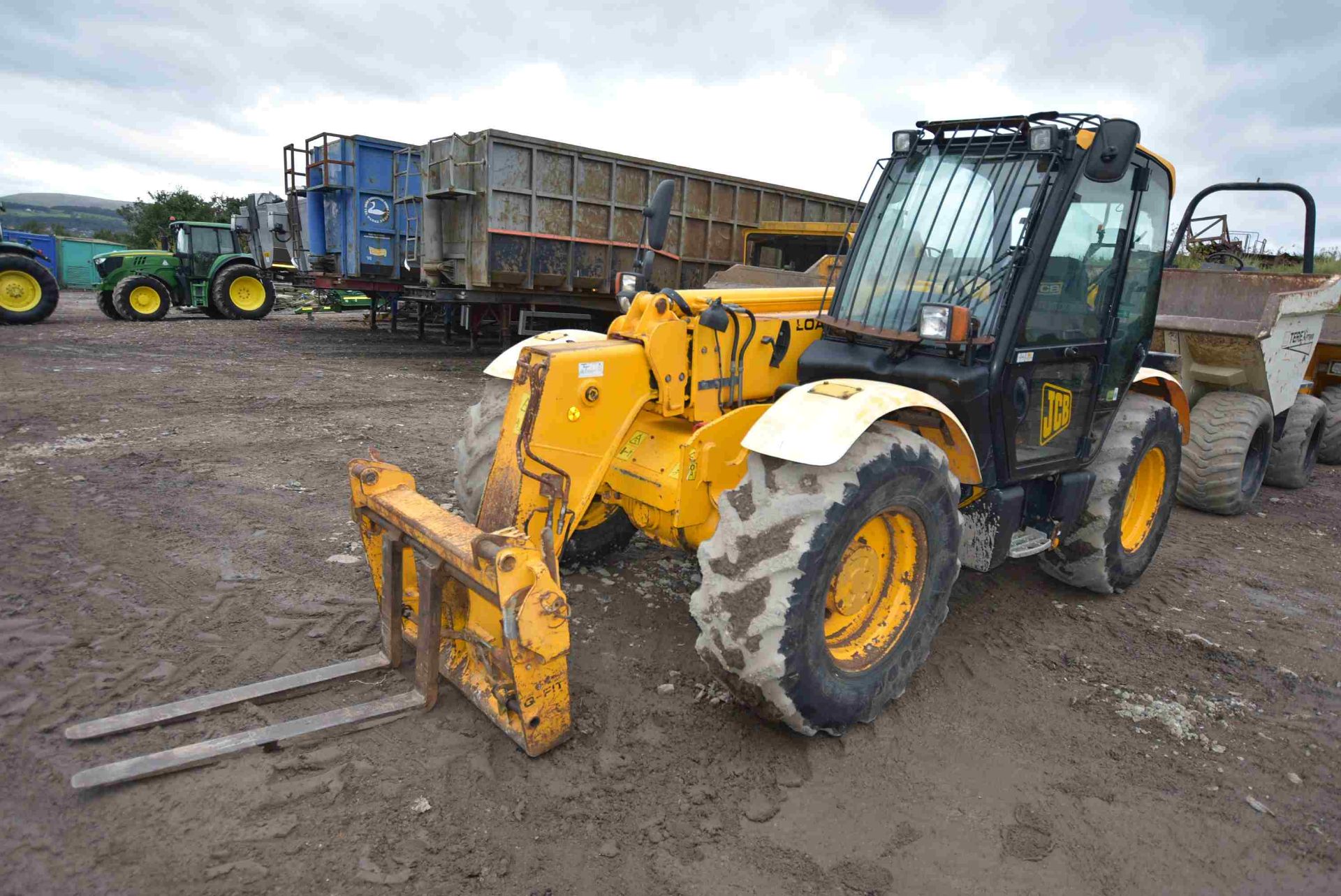 JCB 535-95 FARM SPECIAL TELEHANDLER, registration no. YJ05 TZM, year of manufacture 2005,