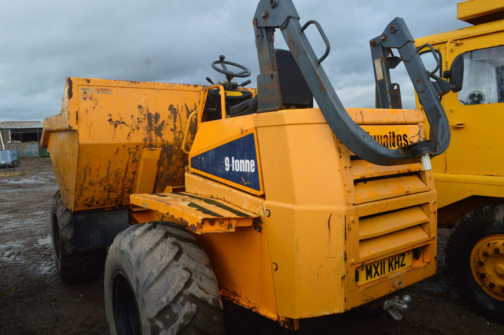 Thwaites MACH590 9T DUMPER, VIN SLCM590Z1106C0340, year of manufacture 2011, indicated hours 4081 ( - Image 3 of 7