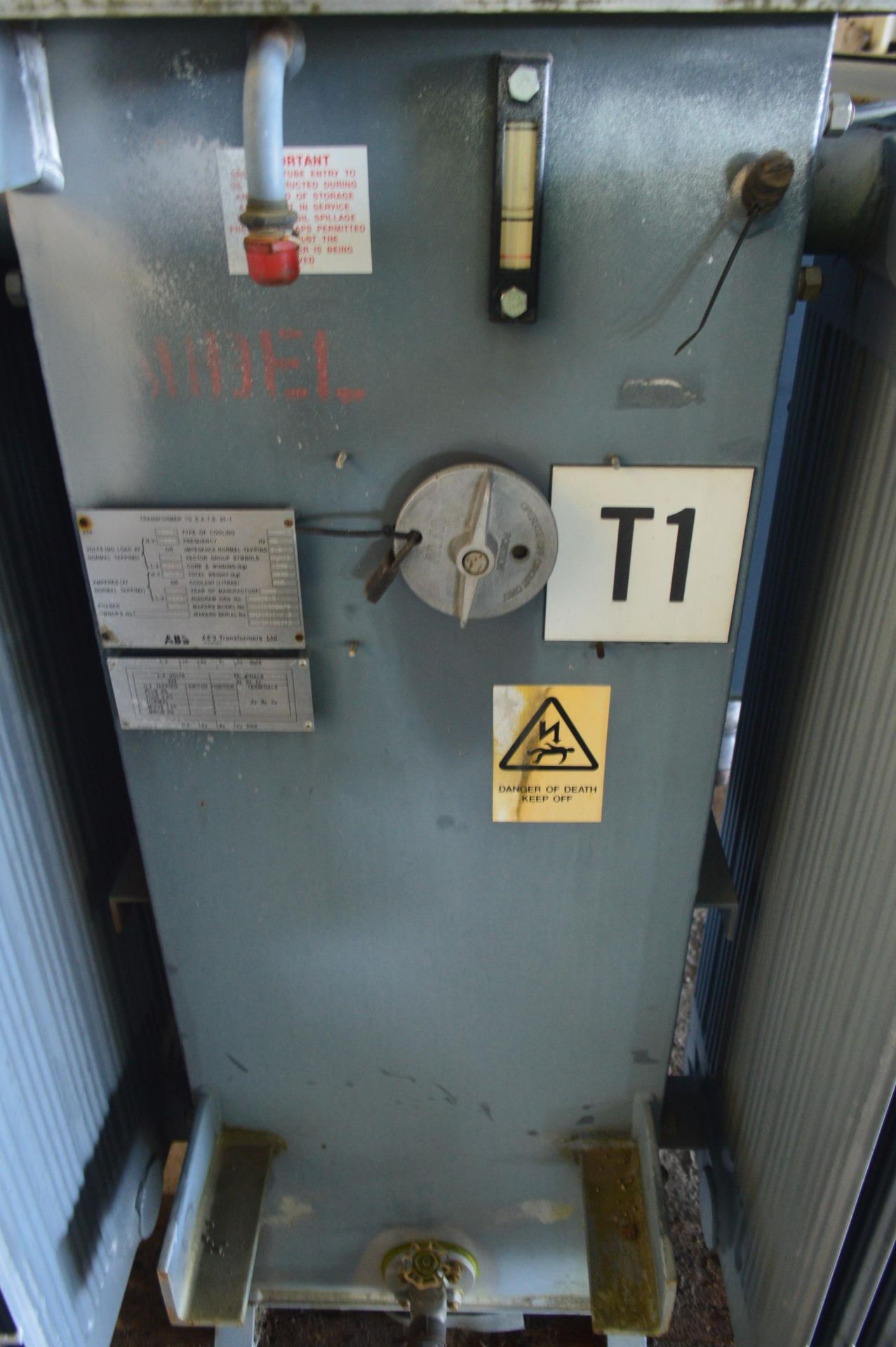 ABB 1L-IE990079 1000kVA Transformer, serial no. GM21911/3, 50hZ, 3,900kg total weight (lot located - Image 4 of 5