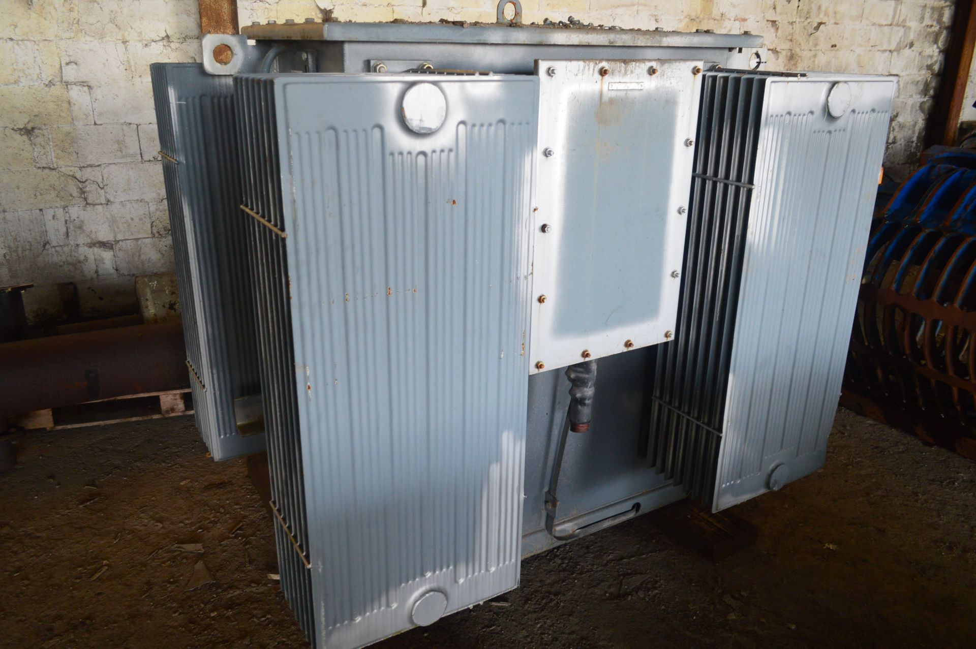 ABB 1L-IE990079 1000kVA Transformer, serial no. GM21911/3, 50hZ, 3,900kg total weight (lot located - Image 5 of 5