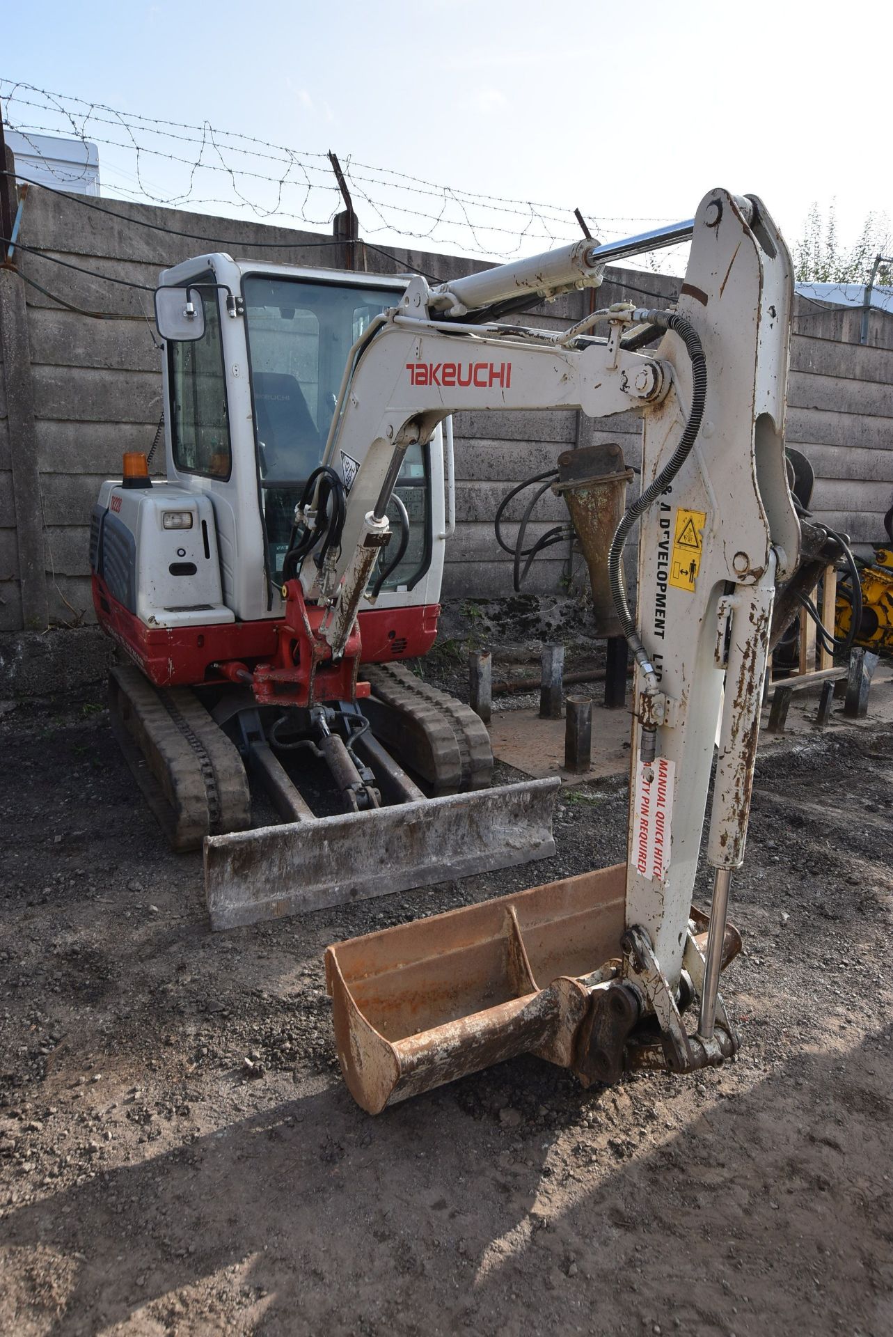 Takeuchi TB228 3T TRACKED EXCAVATOR, serial no. 122802571, year of manufacture 2013, 81kW engine, - Image 2 of 8