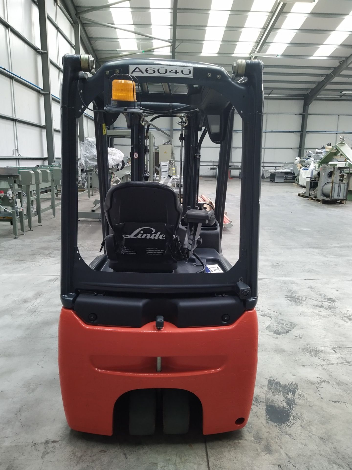 Linde E16C-01 Electric Four Wheel Forklift Truck, serial no. H2X386B08645, year of manufacture 2011, - Image 2 of 8