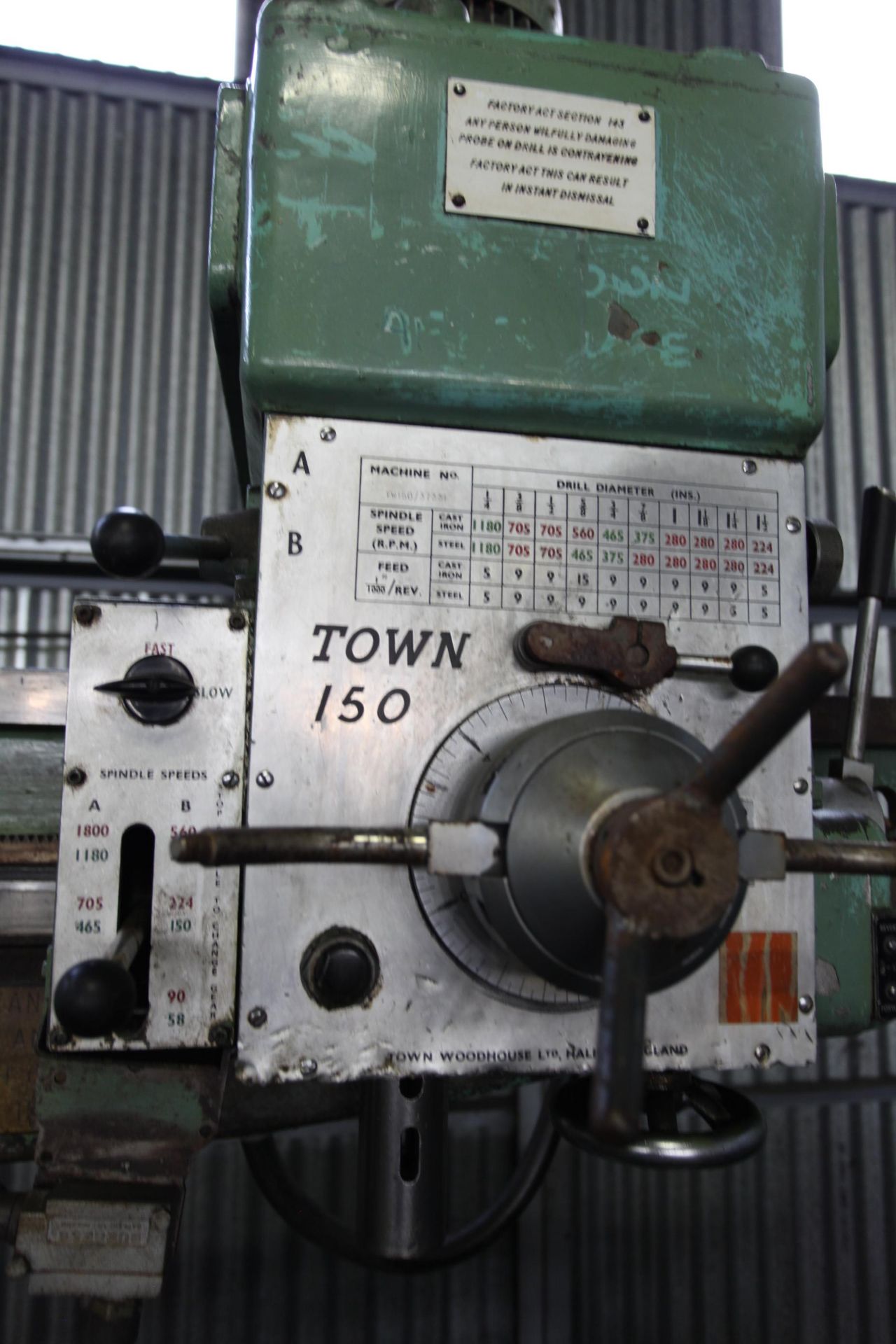 Town Woodhouse SM550 Radial Arm Drill, with rise & fall tilting table, serial no. 22/1740, free - Image 4 of 5