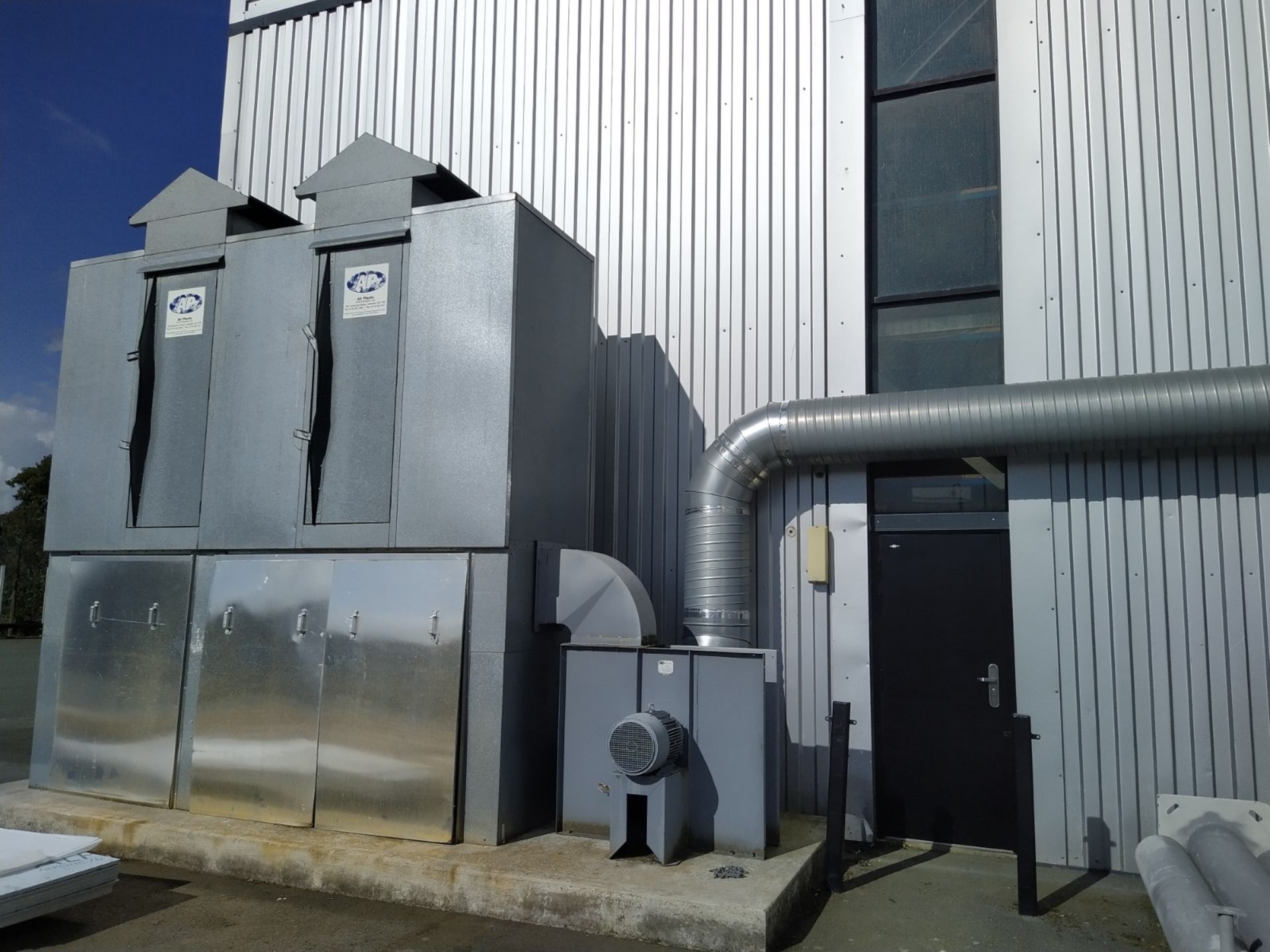 Air Plants Ltd 5/6 RHVLL Dust Extraction Unit, serial no. L945/8.95, free loading onto purchasers