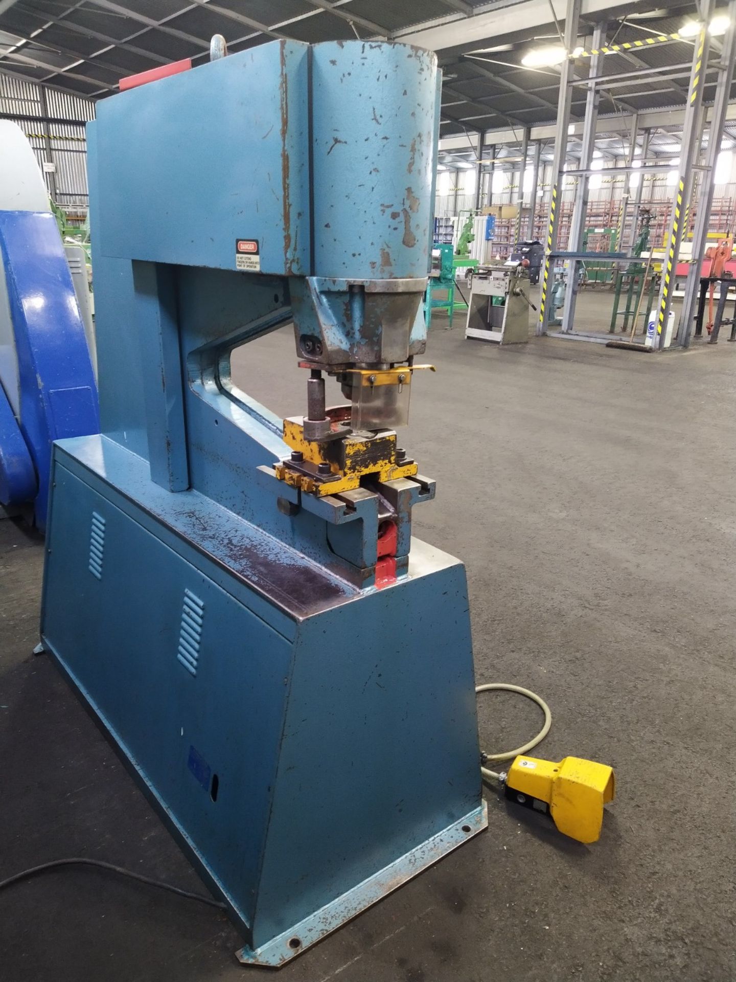 Kingsland 55 P 625 Hydraulic Punching Machine, serial no. 64487, free loading onto purchasers - Image 5 of 7