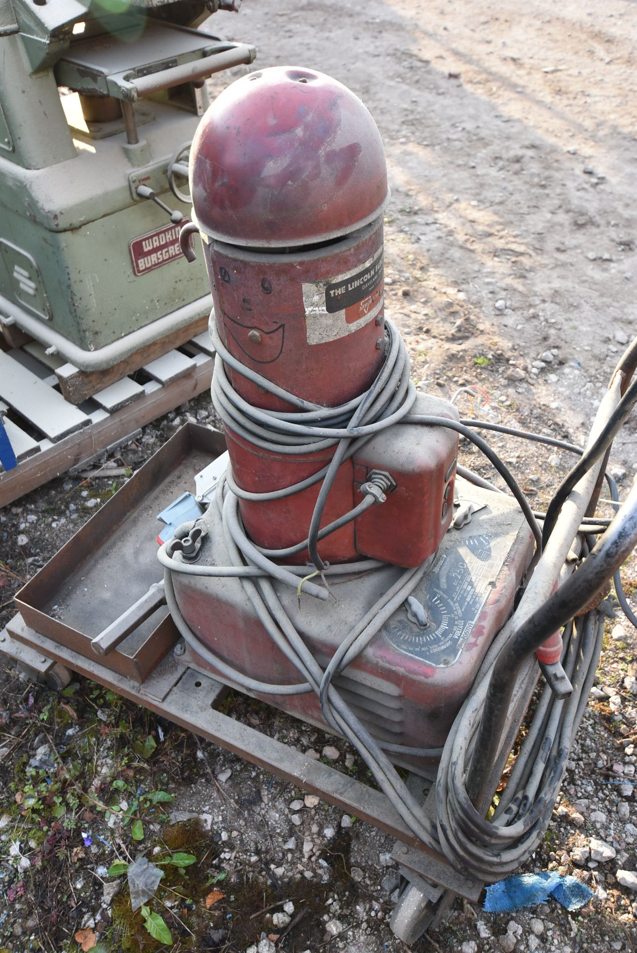 Lincoln Aircraft DC250MK Bullet Welder, with mobile steel stand