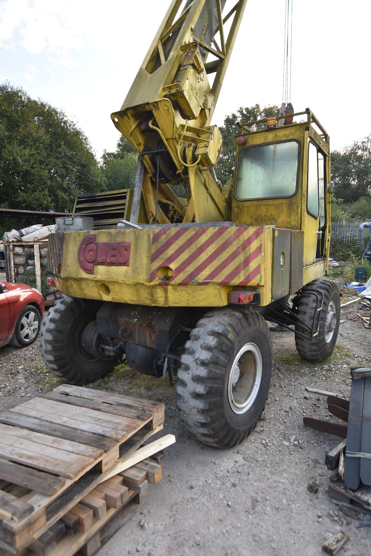 Coles HYDRAMOBILE 911 9150kg cap. WHEELED YARD CRANE, serial no. 1186, with Salter model 299 crane - Image 5 of 10