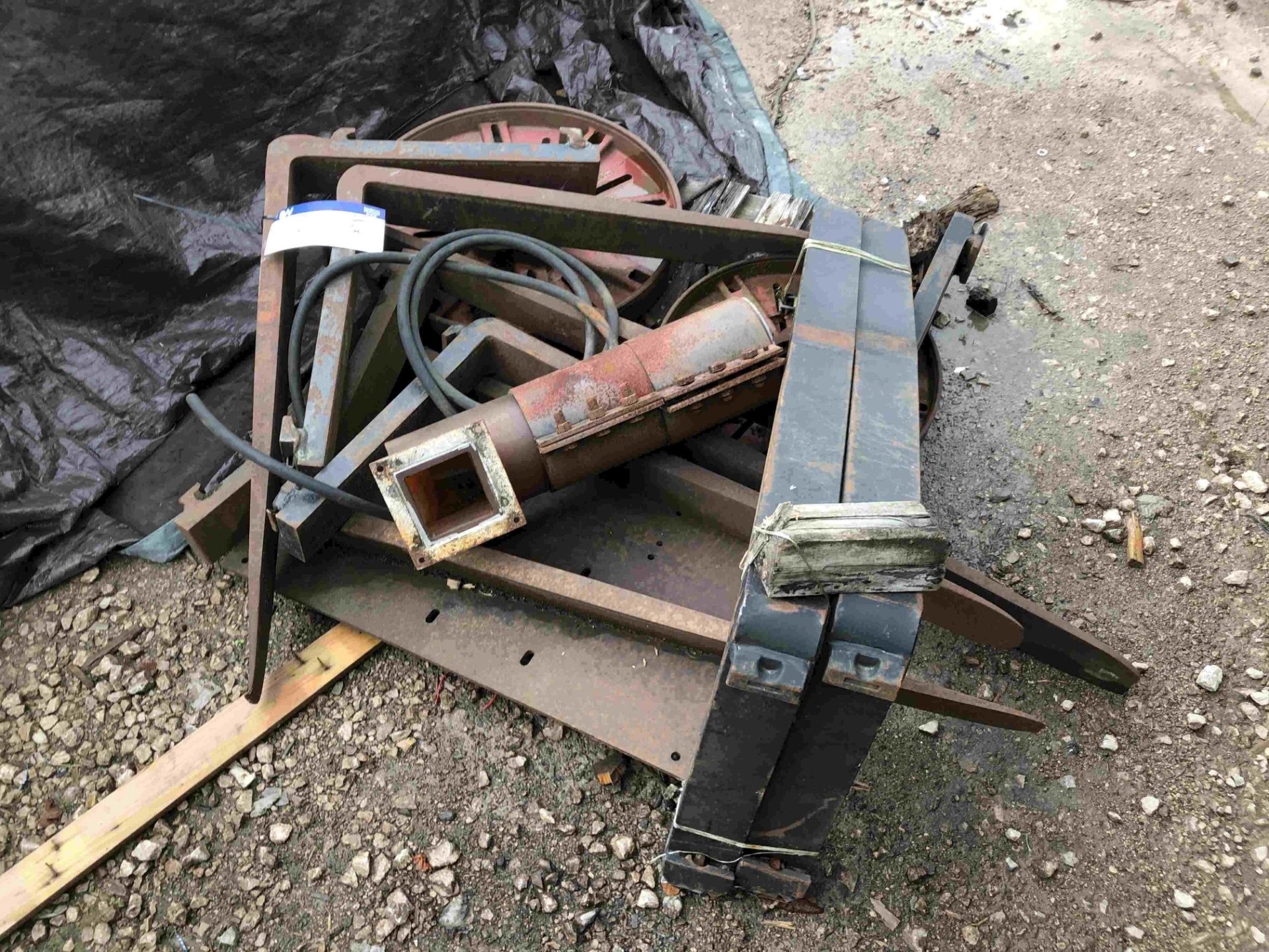 Assorted Forks & Equipment, as set out on pallet, with two face plates and steel plate - Image 2 of 3