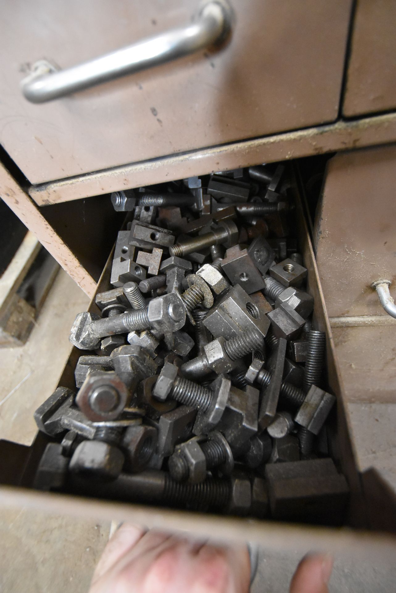 20 Drawer Steel Cabinet, with contents including go/ no go gauges, milling machine cutters, grease - Image 17 of 20