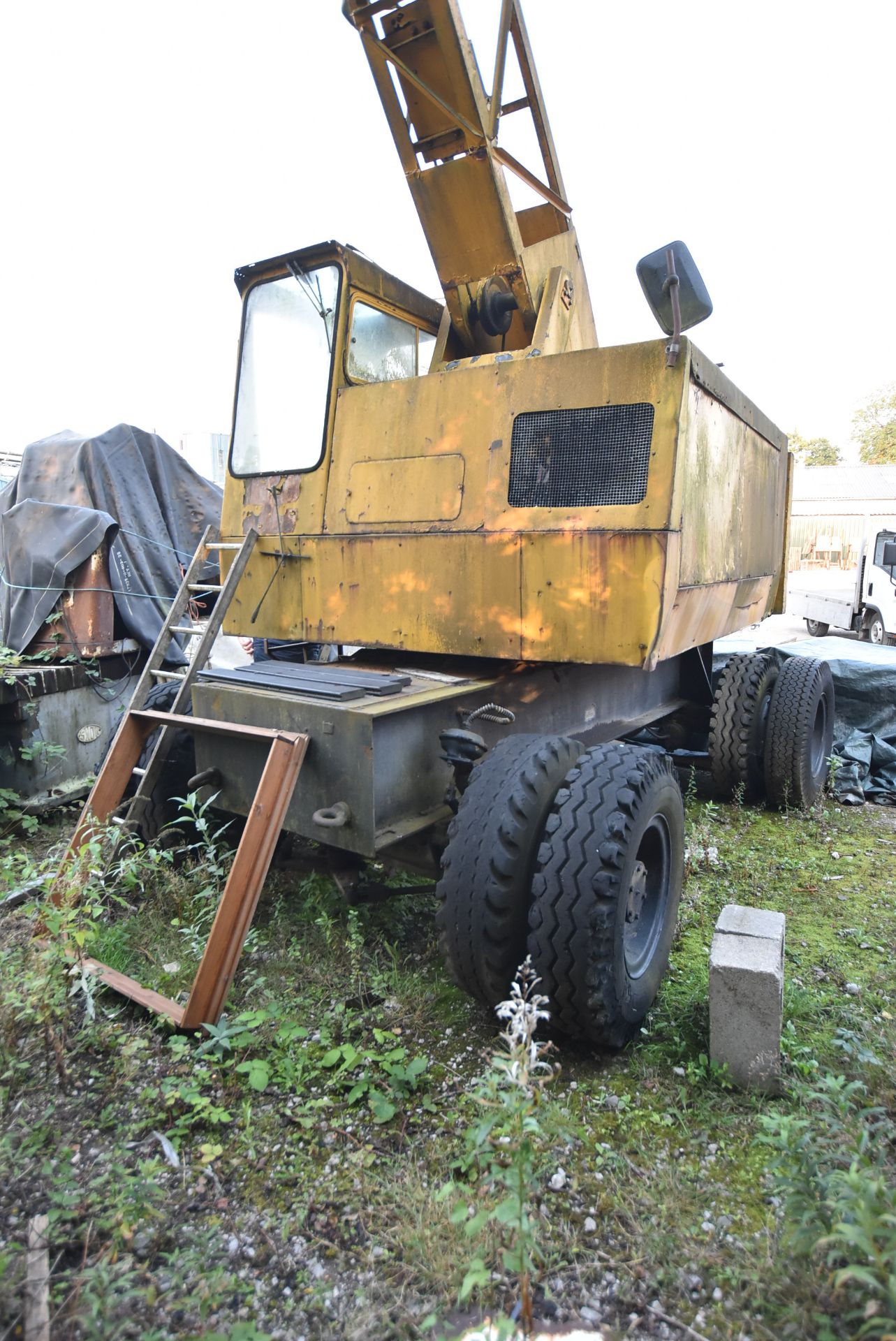 Coles 30ft Jib 10T WHEELED YARD CRANE, registration no. YNH 760W, serial no. 34763, 01216