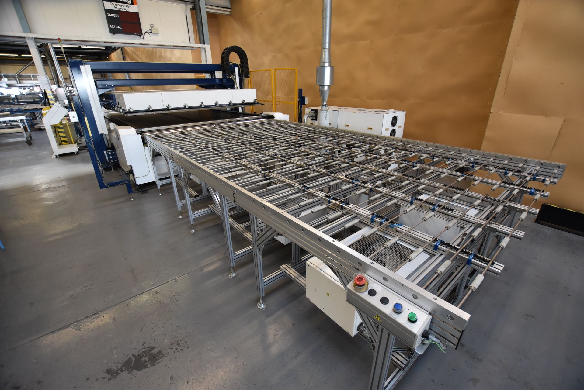 NPC LM-SA 220x400S PHOTOVOLTAIC MODULE LAMINATOR, serial no. 15002573-01, year of manufacture - Image 5 of 8