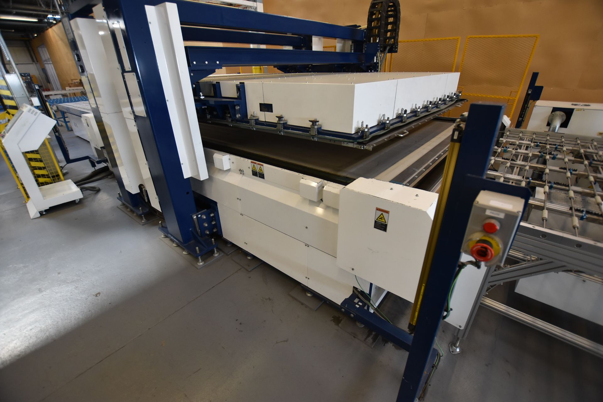 NPC LM-SA 220x400S PHOTOVOLTAIC MODULE LAMINATOR, serial no. 15002573-01, year of manufacture - Image 4 of 8