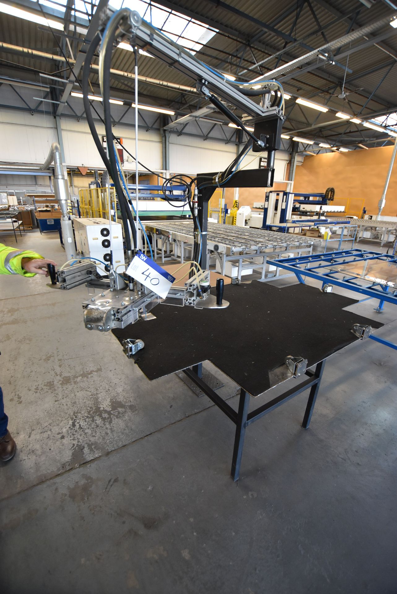 Framing/ Crimping Bench, with electro-hydraulic pump - Image 2 of 4