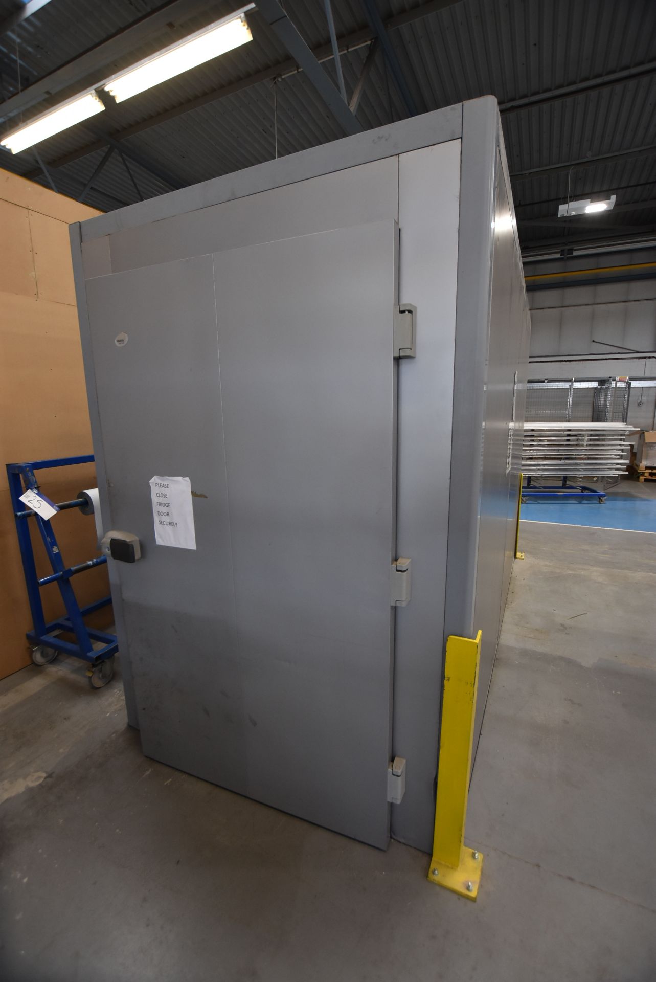 Cold Solutions/ Matrix Refrigerated Cold Room, approx. 4m x 2m x 2.5m, with refrigeration equipment - Image 2 of 4