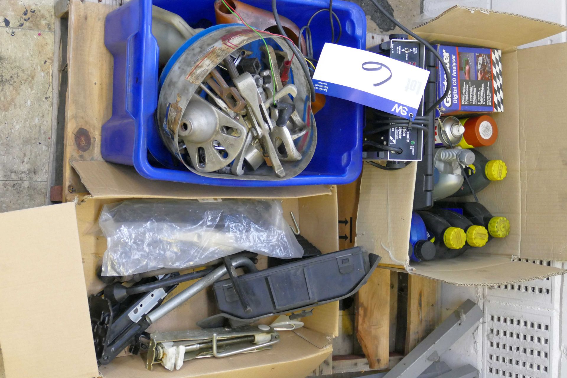 Contents of Pallet, including lubricants, puller sets and equipment