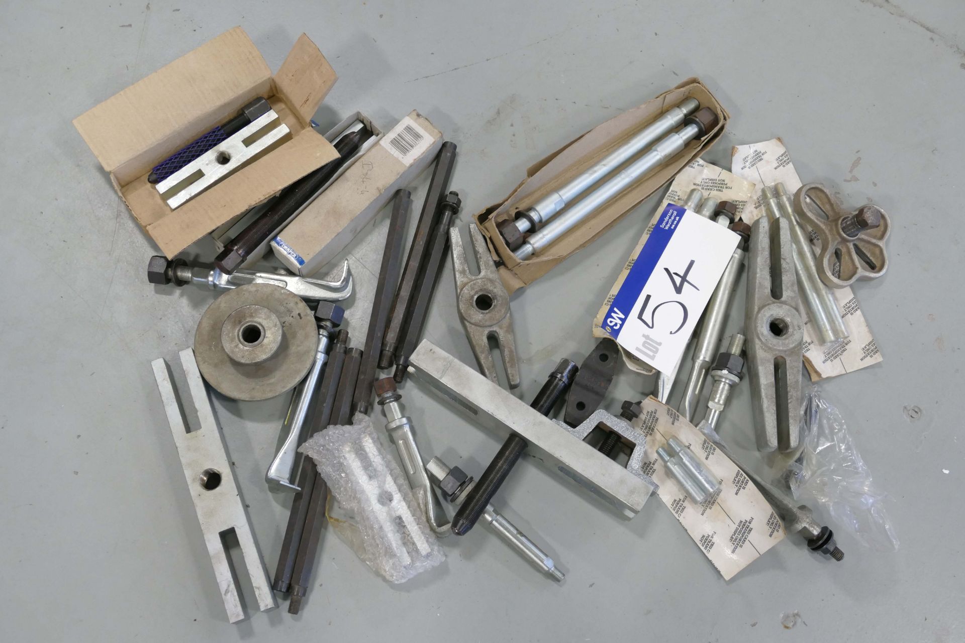 Assorted Pulling Set Components, as set out