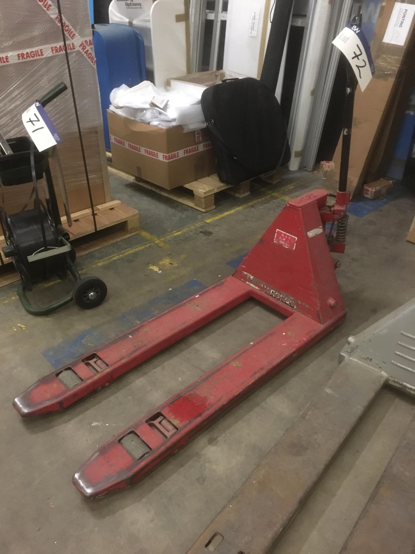 Hydraulic Pallet Truck, 2000kg cap.