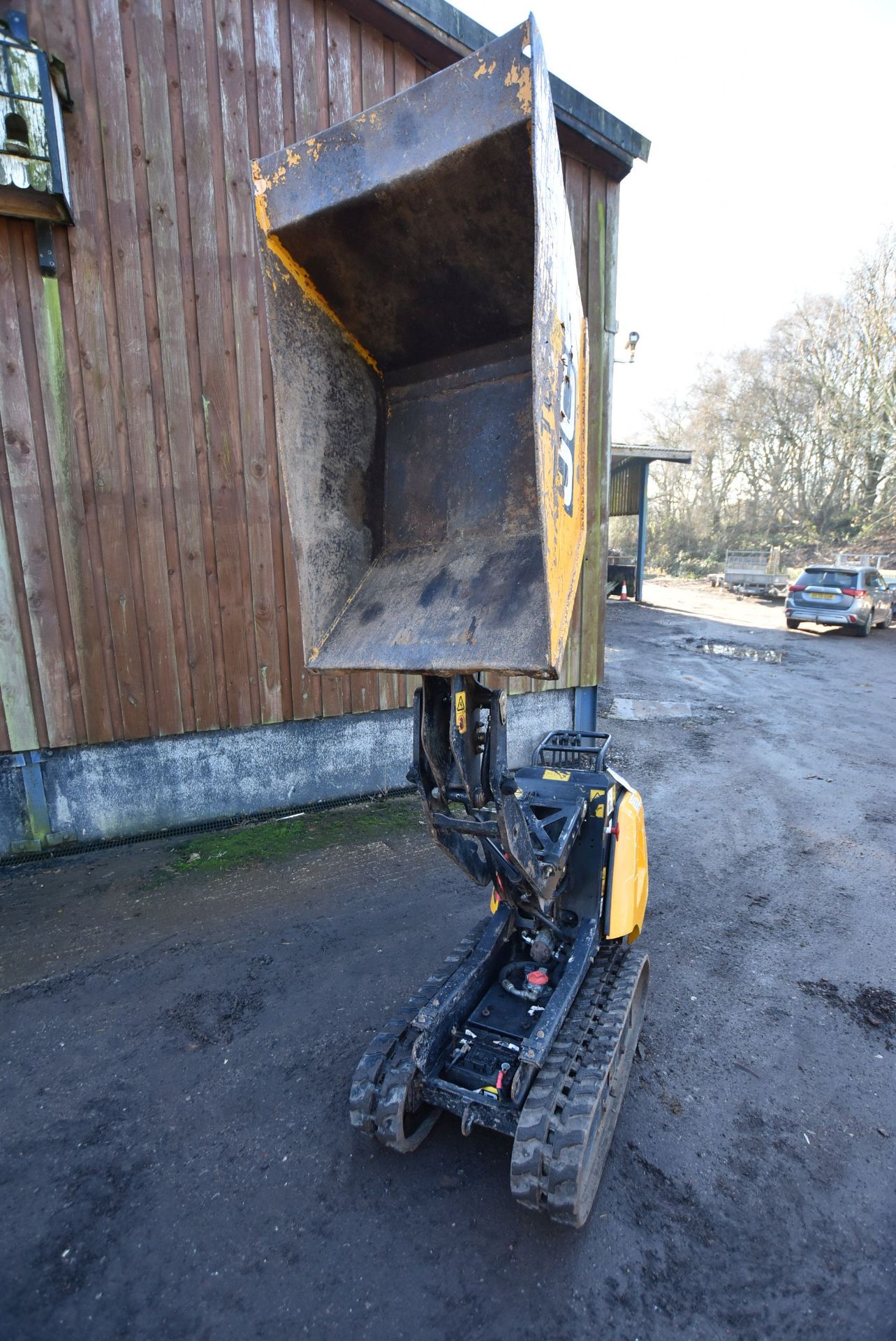 JCB HTD-5 Dumpster Tracked Walk Behind High Tip Dumper, note no date plate or serial number - Image 9 of 10