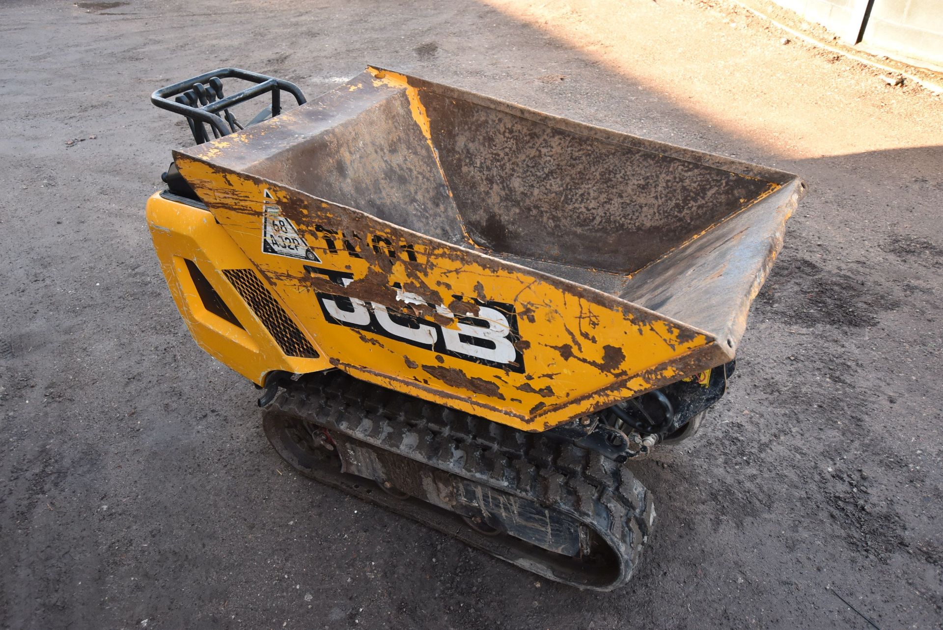 JCB HTD-5 Dumpster Tracked Walk Behind High Tip Dumper, note no date plate or serial number - Image 2 of 10