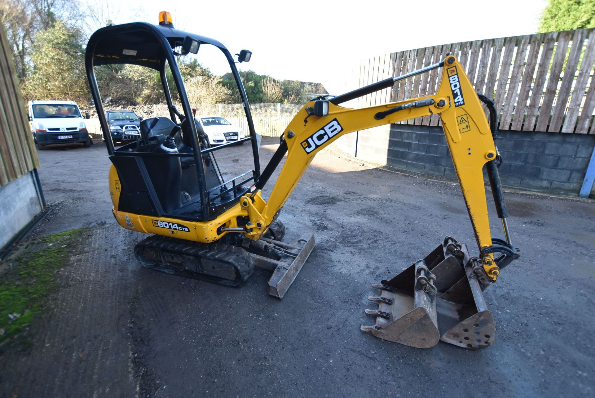 JCB 8014 CTS 1481kg TRACKED COMPACT EXCAVATOR, serial no. JCB06014L02373979, year of manufacture - Image 4 of 10