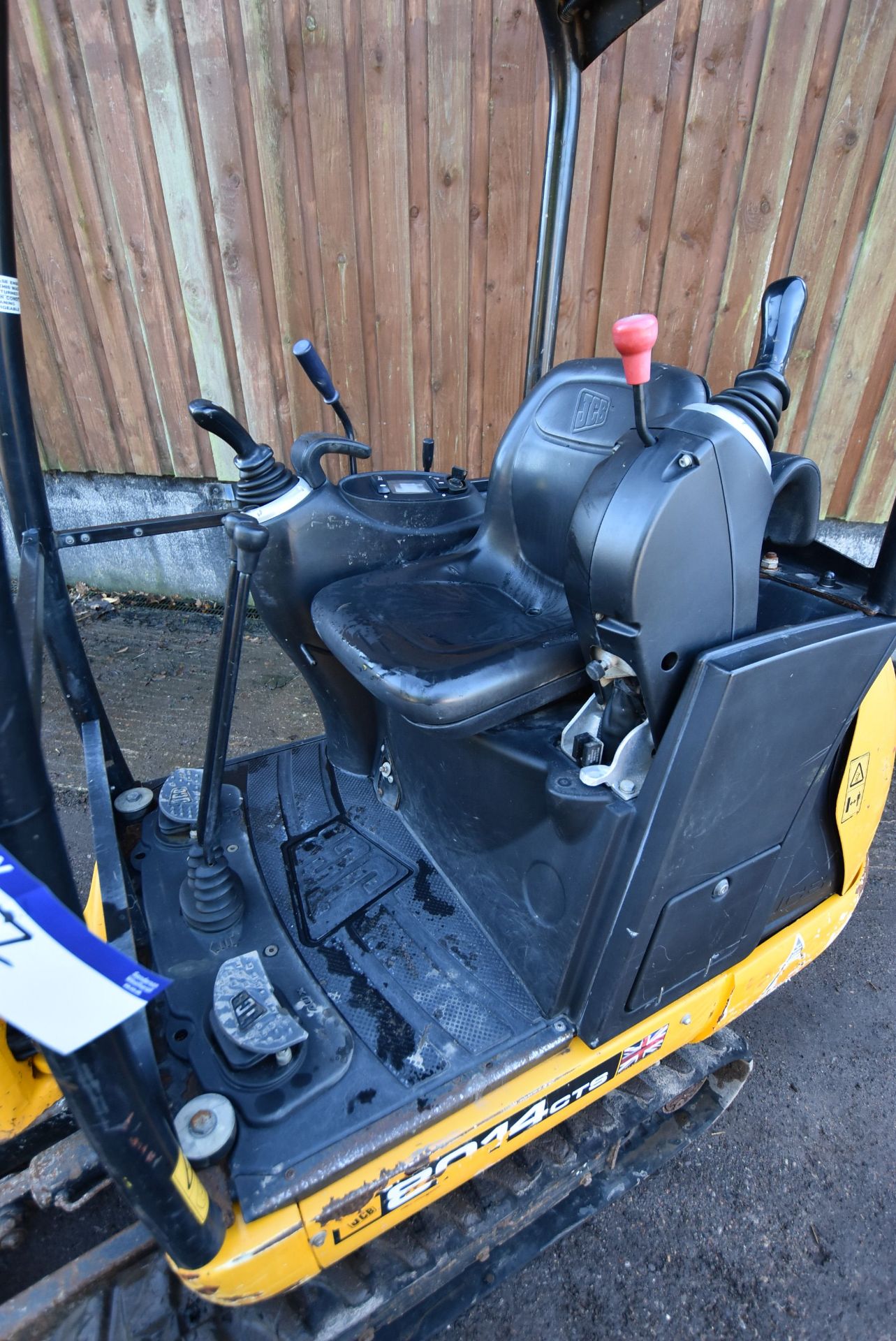 JCB 8014 CTS 1481kg TRACKED COMPACT EXCAVATOR, serial no. JCB06014L02373979, year of manufacture - Image 7 of 10