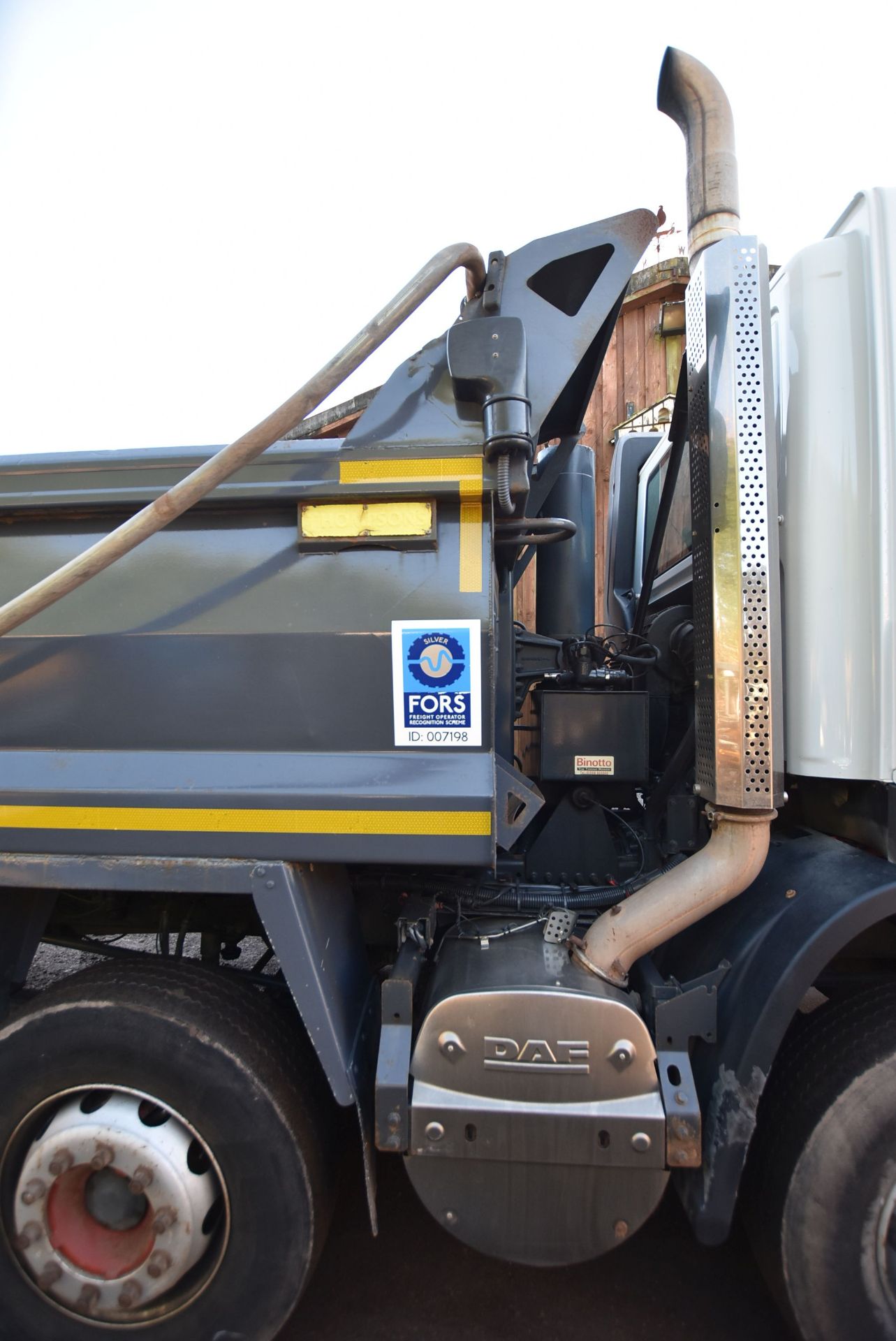 DAF CF85.360 32 tonne 8x4 TIPPER, registration no. LT09 ZVS, date first registered 06/09, test to - Image 12 of 16