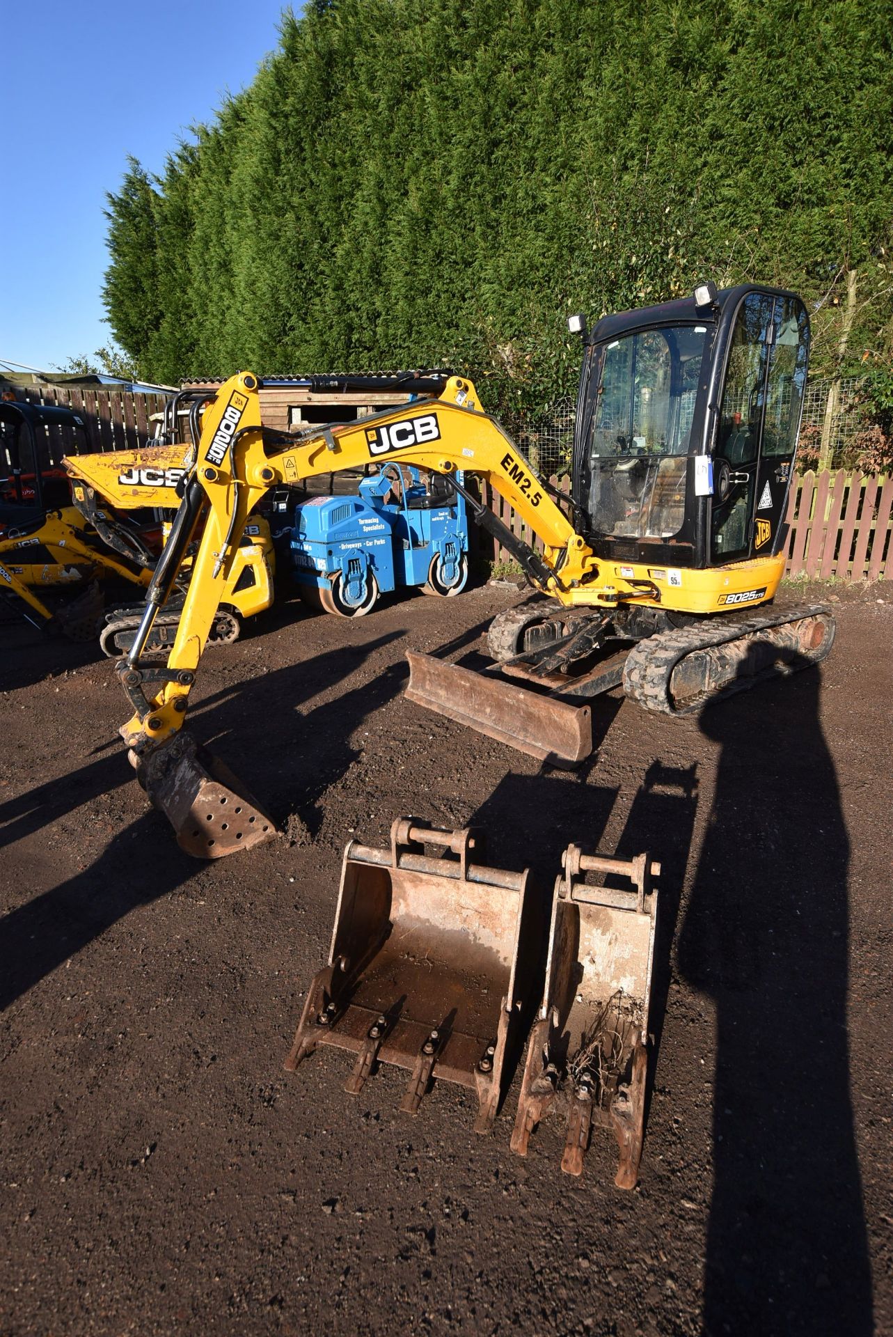 JCB 8025 ZTS 2833kg TRACKED MINI EXCAVATOR, serial no. JCB08025L02226607, year of manufacture - Image 2 of 12