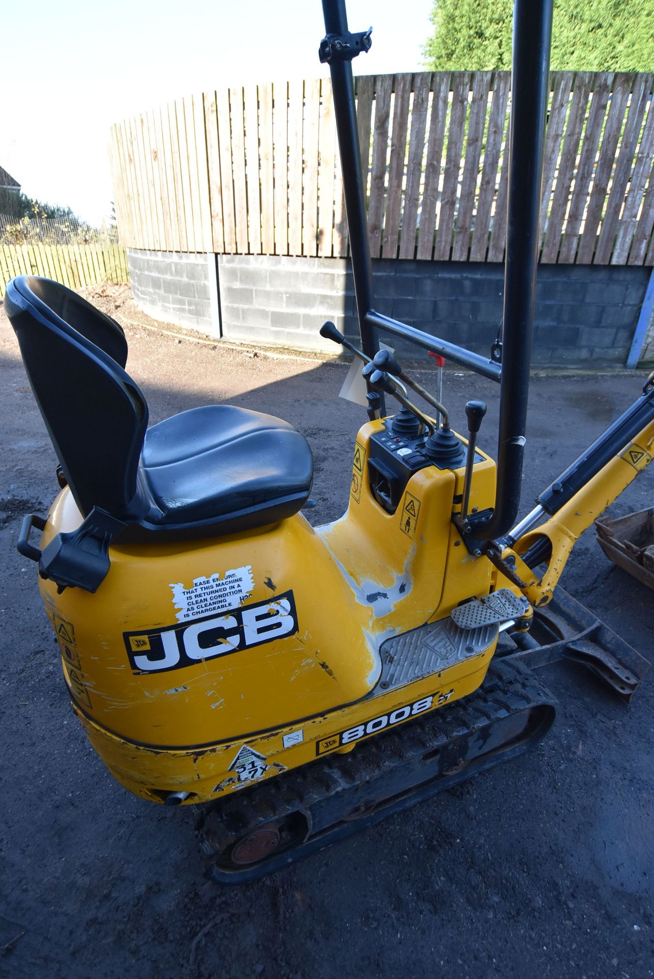 JCB 8008 CTS 950kg TRACKED COMPACT EXCAVATOR, serial no. 02410775, year of manufacture 2015, - Image 7 of 11