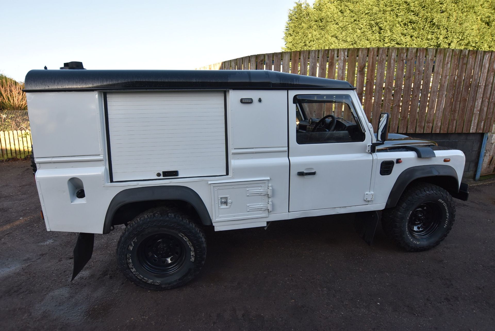 Landrover DEFENDER 110 PUMA 2.4L DIESEL, registration no. VK61 EPX, date first registered 27/10/ - Image 13 of 28