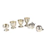 4 Sterling Egg Holders & 2 Sterling Tea Strainers