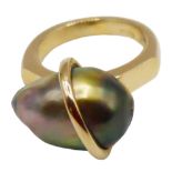 Italian Handmade Natural Pearl and 18k Gold Ring