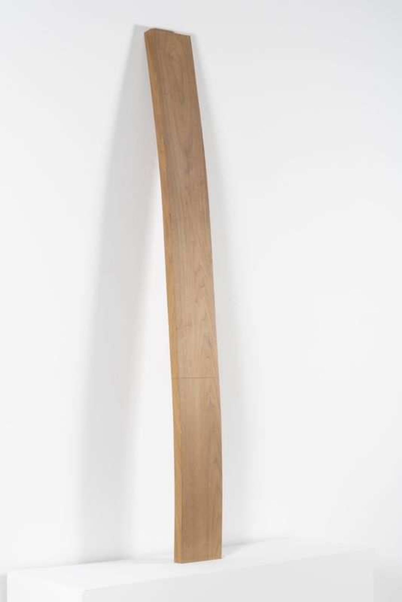 BECKY BEASLEY (né en 1975) Plank 5, 2008. American Walnut Veneer. American Walnut Veneer. 195 x 19,2
