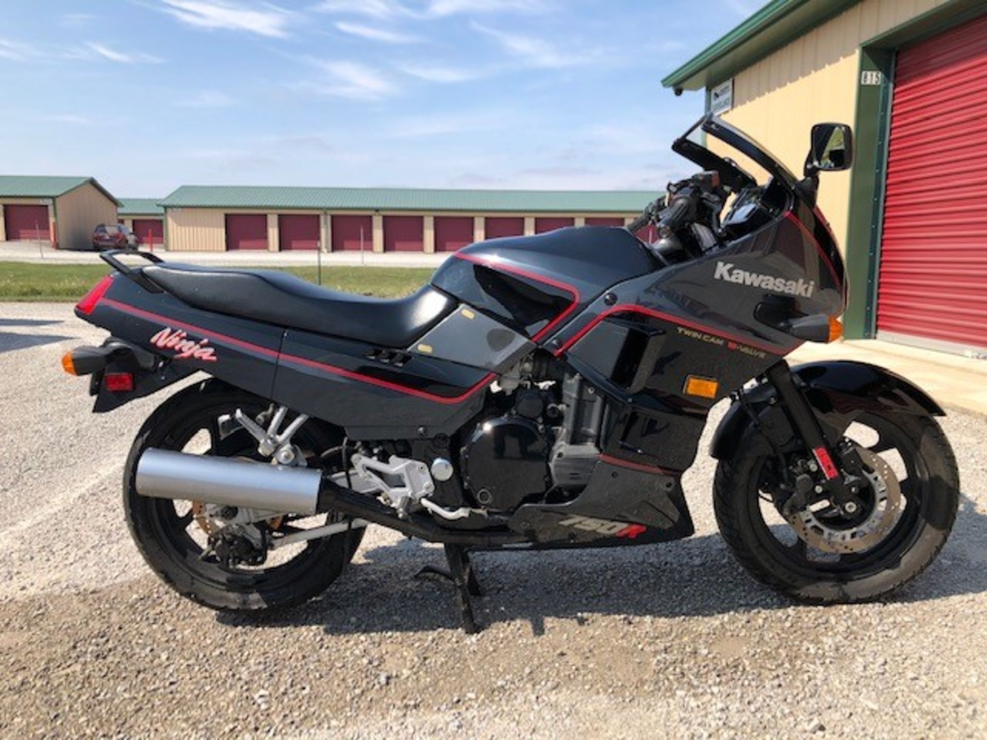 1987 KAWASAKI 750 NINJA (6,440 MILES)