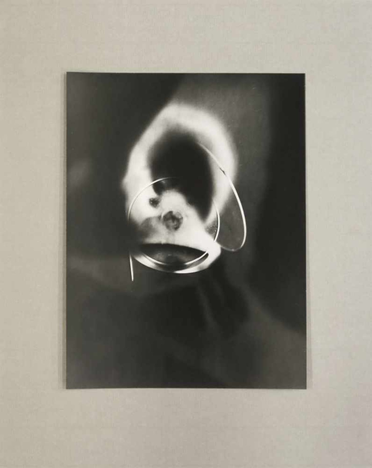 Man Ray (Emmanuel Radnitzky)1890 Philadelphia - 1976 ParisRayographSilbergelatine-Abzug auf Agfa-