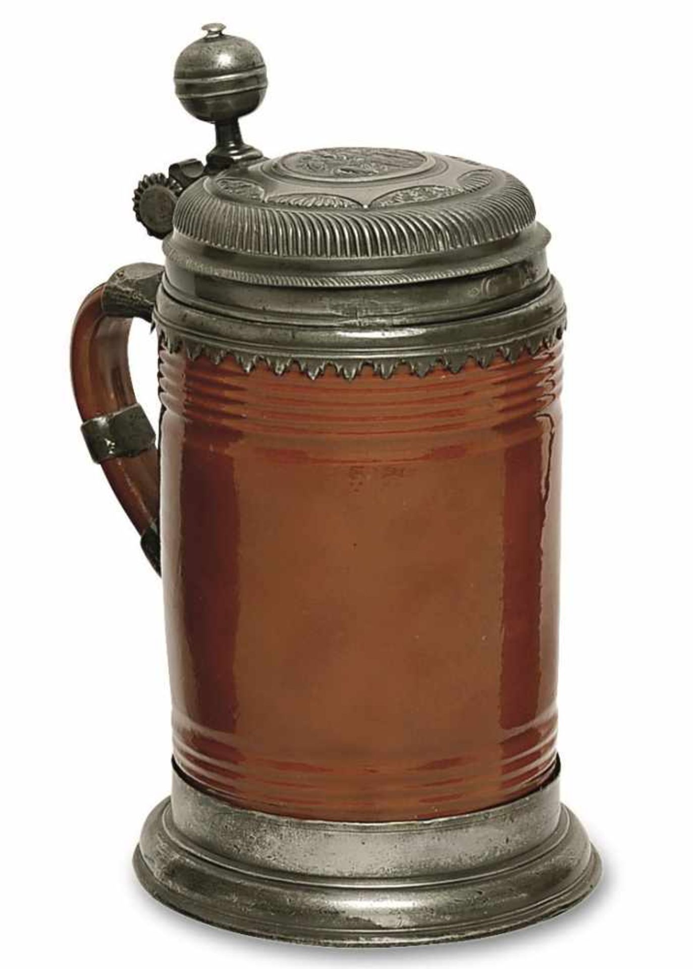 HafnerkrugSachsen, um 1720/30. Irdenware, rotbraune Bleiglasur. Zylindrische Wandung mit