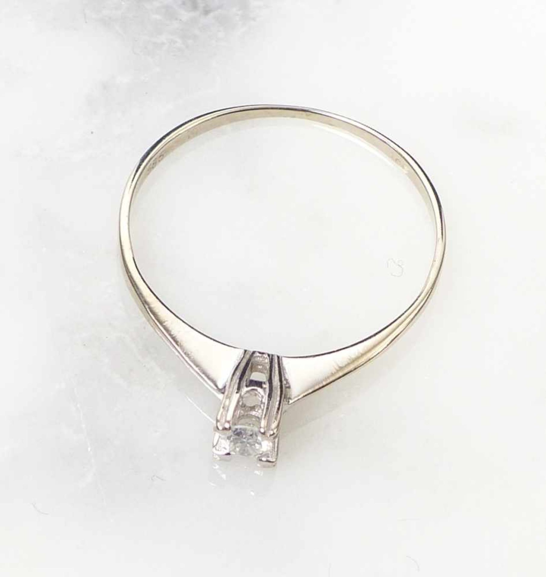 Brilliant solitaire ring