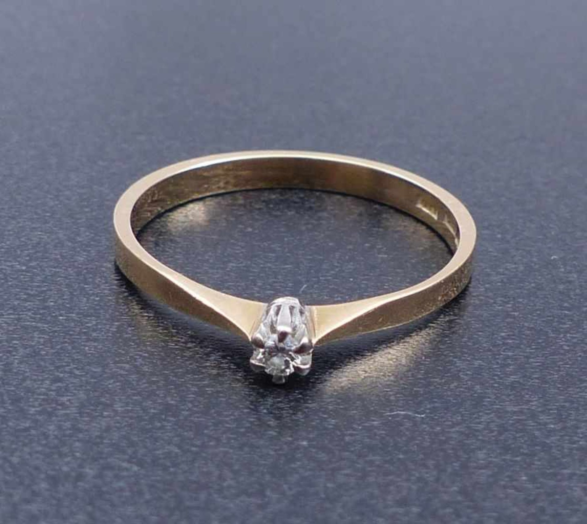 Brilliant solitaire ring