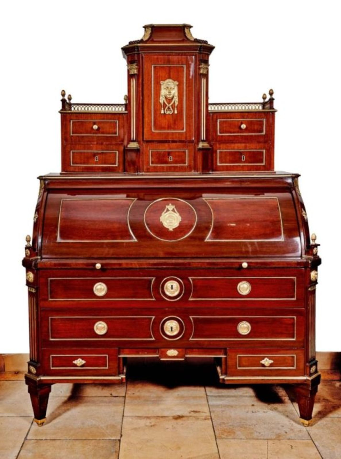 Klassizistisches Zylinderbüro mit AufsatzWohl Mainz, um 1785Dreiteiliges Möbel auf kurzen