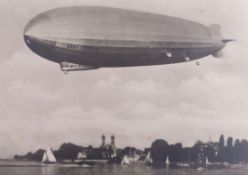 Luftschiff "Graf Zeppelin" über FriedrichshafenDeutschland, nach 1928Mit Luftfahrzeugkennzeichen D-