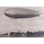 Luftschiff "Graf Zeppelin" über FriedrichshafenDeutschland, nach 1928Mit Luftfahrzeugkennzeichen D-