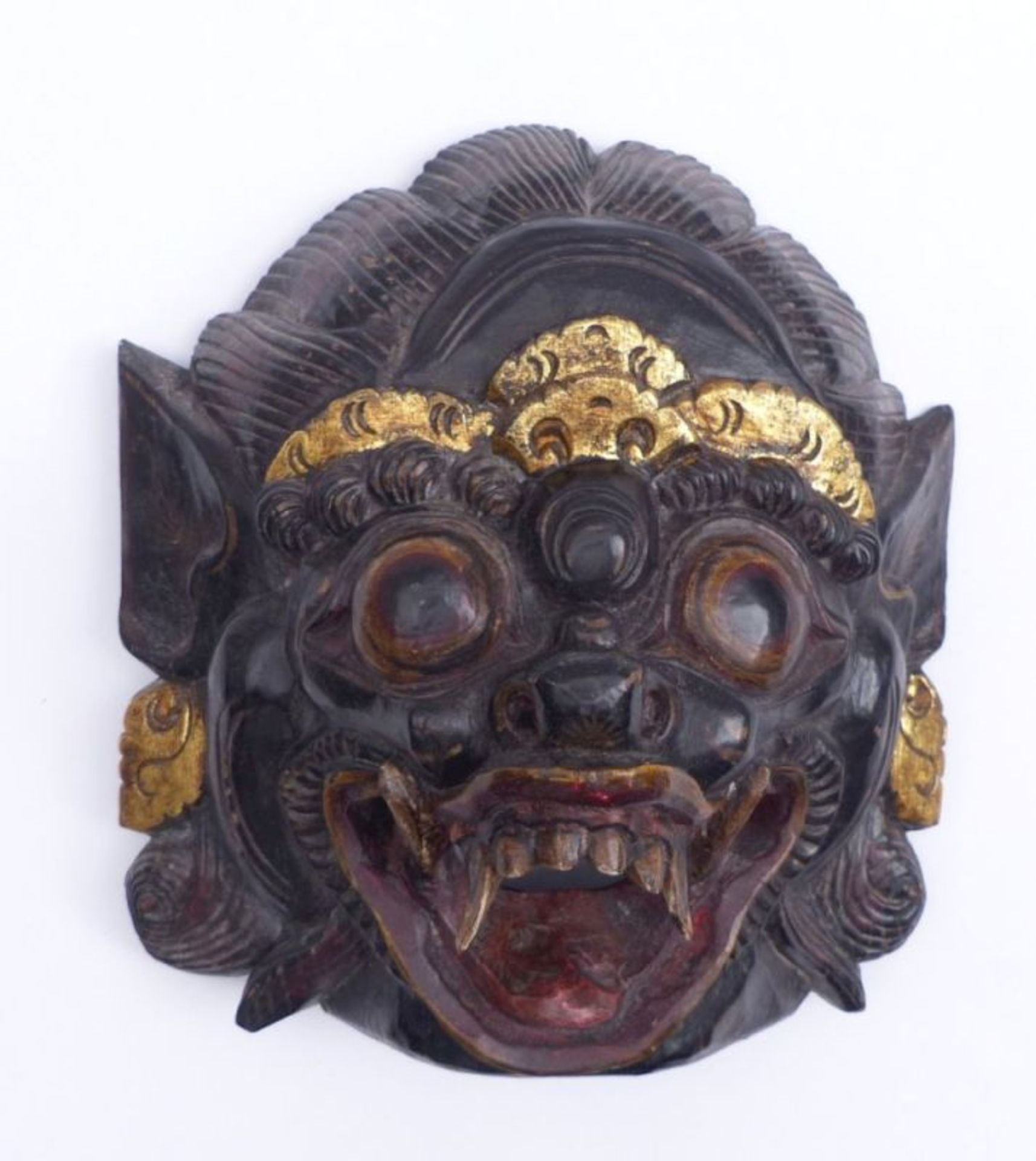 Maske des BarongIndonesienDämonenartiges Gesicht mit Fangzähnen, spitzen Ohren und stilisierter - Bild 3 aus 3