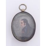 Miniaturportrait als AnhängerA. 19. Jh.Ovaler Bildausschnitt eines Herren im Profil mit roter