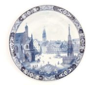 Große Zierplatte mit Blick auf den Hauptmarkt in NürnbergMettlach, Villeroy & Boch - 20. Jh.