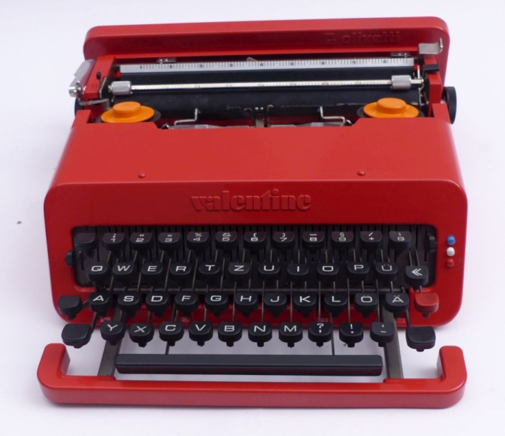 Olivetti-Reiseschreibmaschine "Valentine"Entwurf von Ettore SottsassHergestellt zwischen 1969- - Bild 6 aus 6