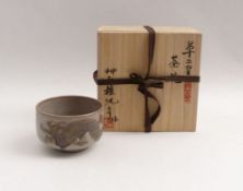 Teeschale (Chawan)Japan, 20. Jh.Leicht bauchig über rundem Standring (Han-Zutsu-Form) mit