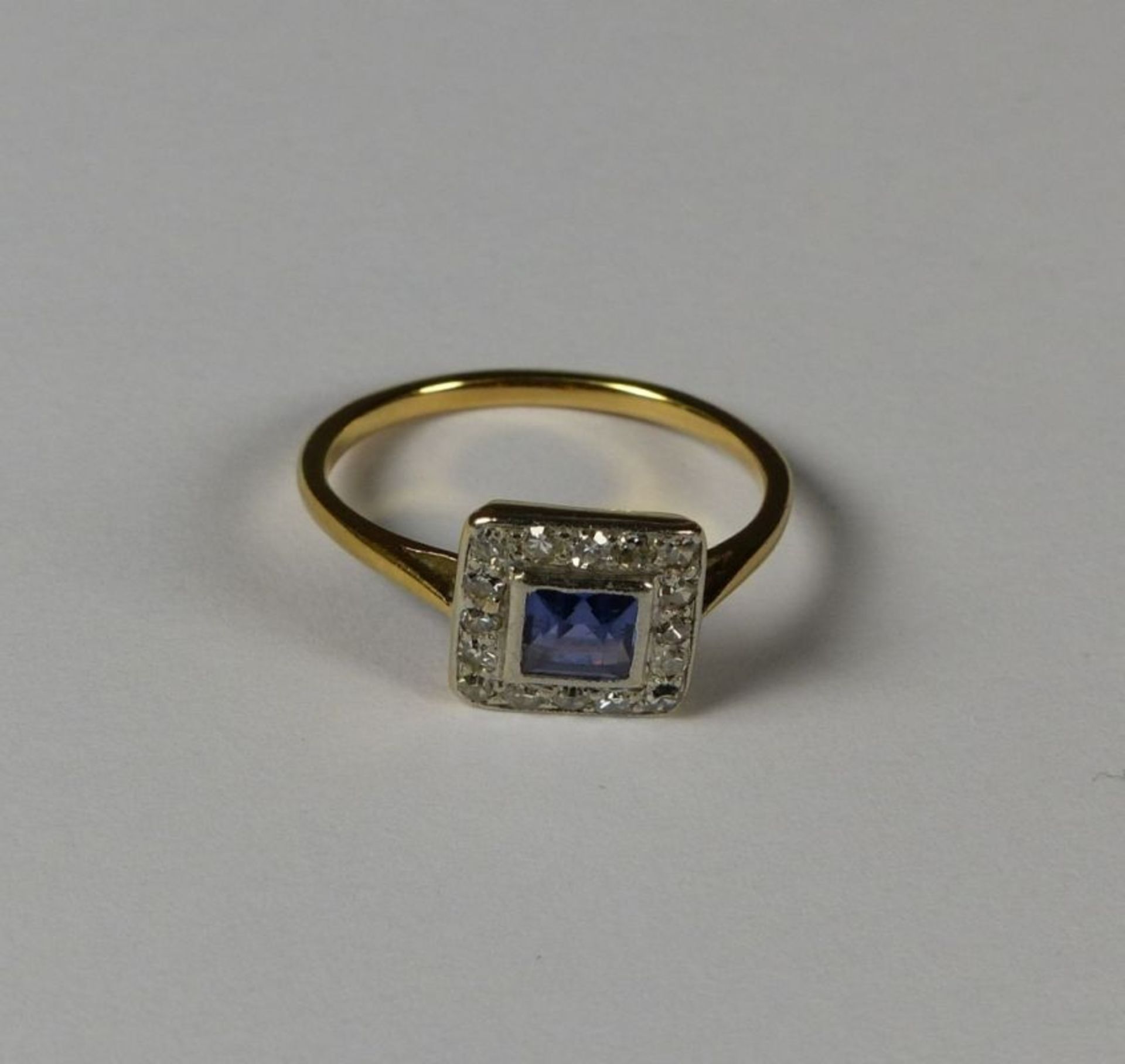 ZURÜCKGEZOGEN //Saphir-Diamant-Ring