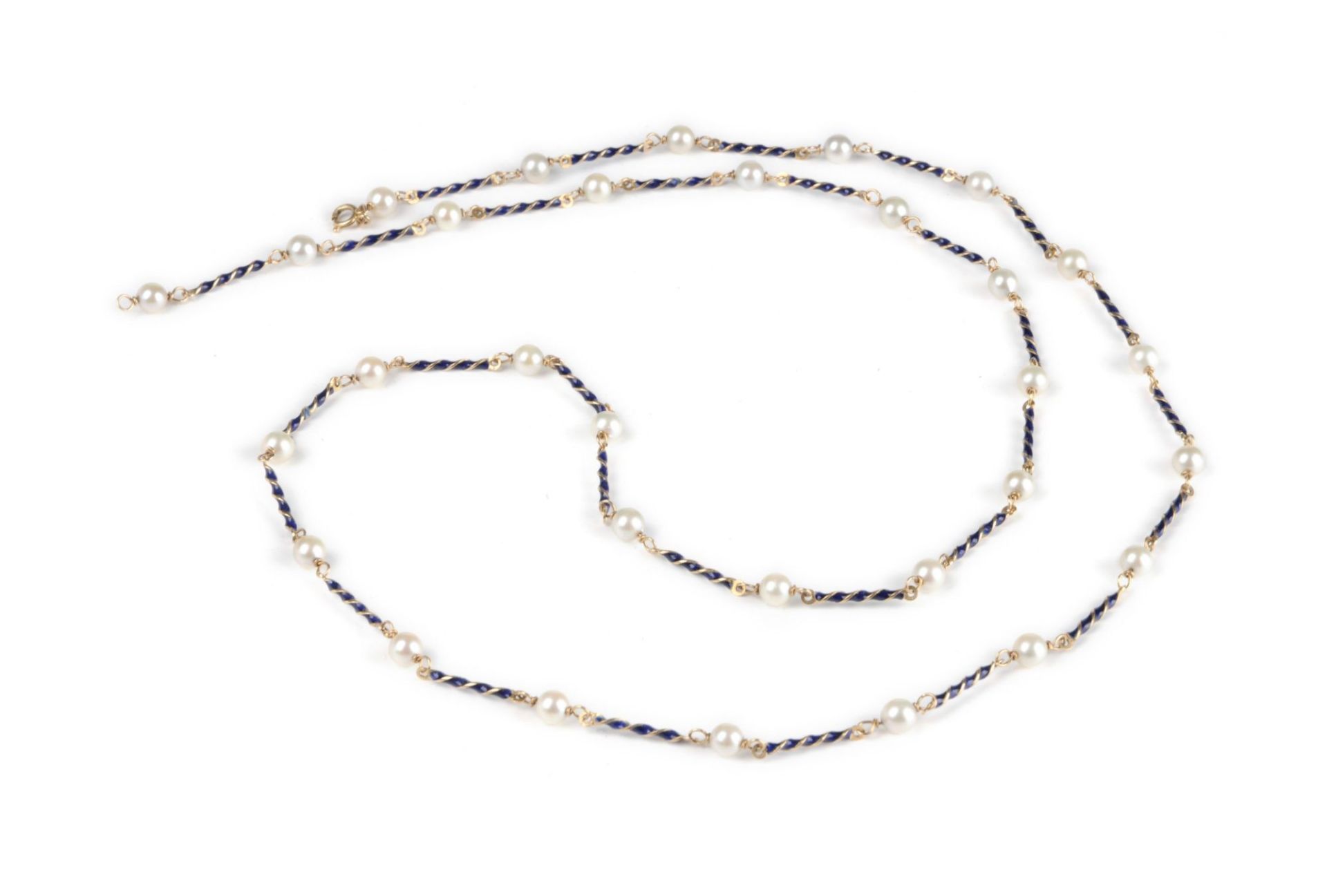 Lange Kette mit Perlen und dunkelblau emaillierten Zwischengliedern. Fabor, Sansepolcro, Arezzo,